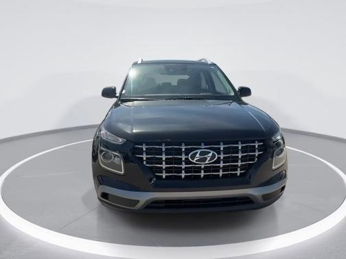 Black Noir Pearl 2022 Hyundai VENUE SEL