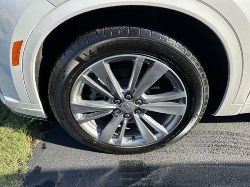 White 2024 Cadillac XT6 AWD Premium Luxury