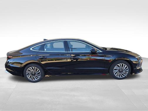 Abyss Black 2027 Hyundai SONATA Hybrid SEL