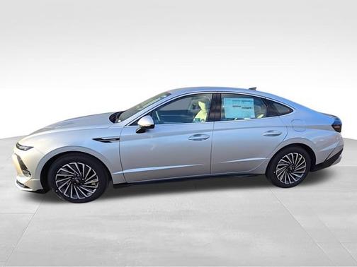 Aero Silver 2025 Hyundai SONATA Hybrid SEL