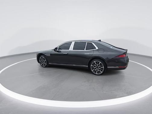 2024 Genesis G90 e-SC