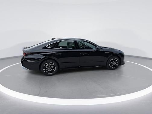 Abyss Black 2025 Hyundai SONATA SEL