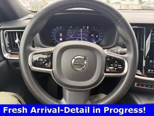 2024 Volvo S60 B5 Ultimate Dark Theme