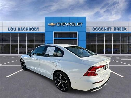 2024 Volvo S60 B5 Ultimate Dark Theme