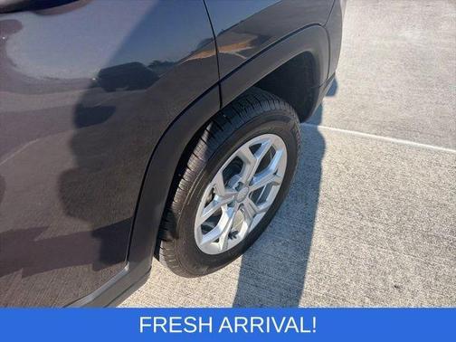 Metallic 2024 Jeep Compass Latitude