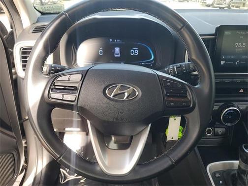 2023 Hyundai VENUE SEL