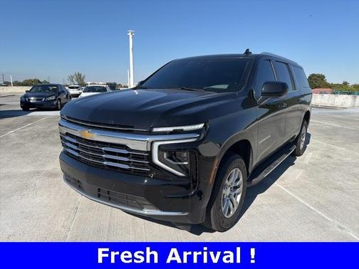 2023 Chevrolet Suburban LT