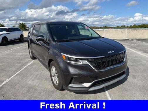 2024 Kia Carnival LX