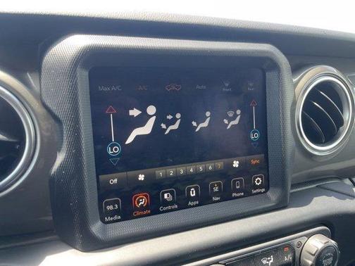 2023 Jeep Gladiator Overland