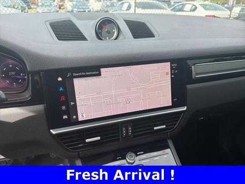 2023 Porsche Cayenne Platinum Edition