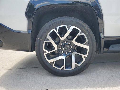 2025 Chevrolet Silverado EV RST