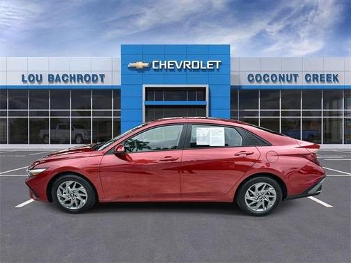 2024 Hyundai ELANTRA SEL