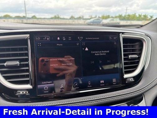 2024 Chrysler Pacifica Touring