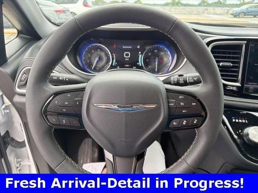 2024 Chrysler Pacifica Touring