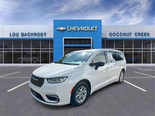 2024 Chrysler Pacifica Touring