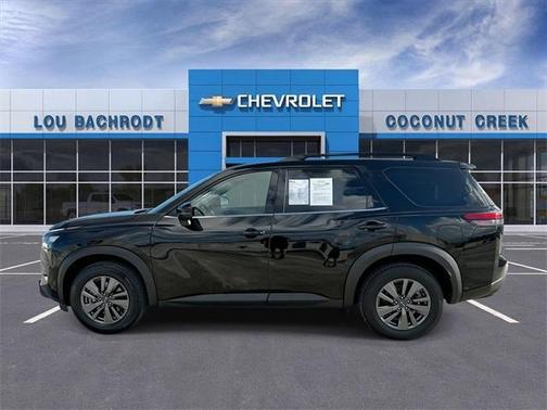 2024 Nissan Pathfinder SV