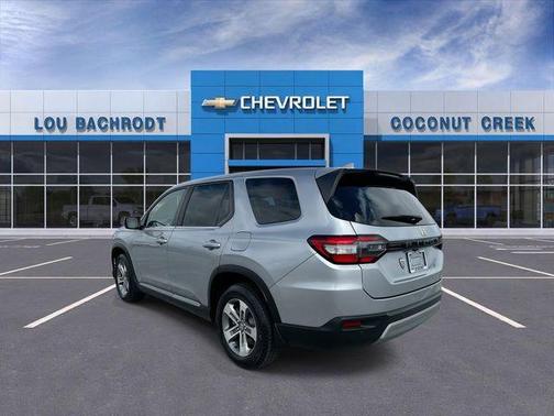 Silver 2023 Honda Pilot EX-L 7-Passenger