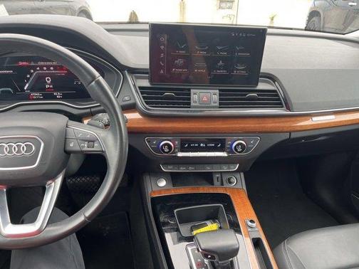 2023 Audi Q5 45 S line Premium Plus