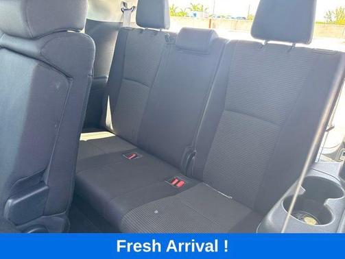 Magnetic Gray Metallic 2021 Toyota Highlander LE