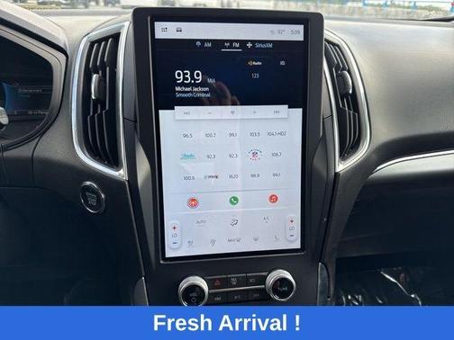 Black Metallic 2022 Ford Edge Titanium