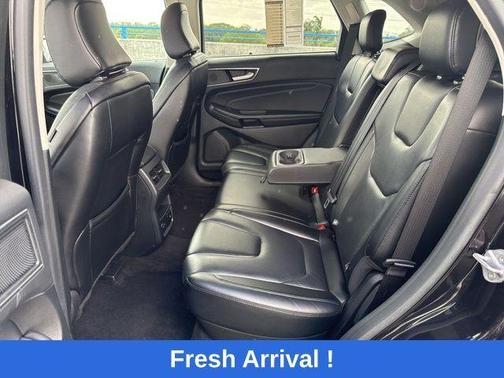 Black Metallic 2022 Ford Edge Titanium