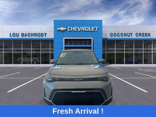 Gray 2024 Kia Soul LX