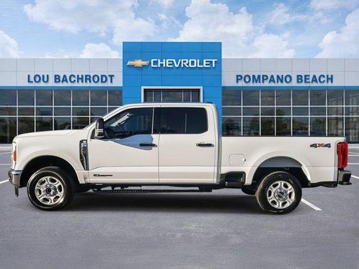 Oxford White 2025 Ford F-250 XLT