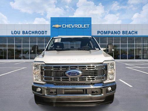Oxford White 2025 Ford F-250 XLT