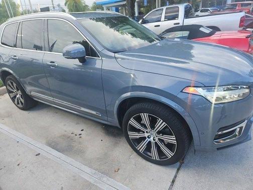 2022 Volvo XC90 Recharge Plug-In Hybrid T8 Inscription Extended Range 6P