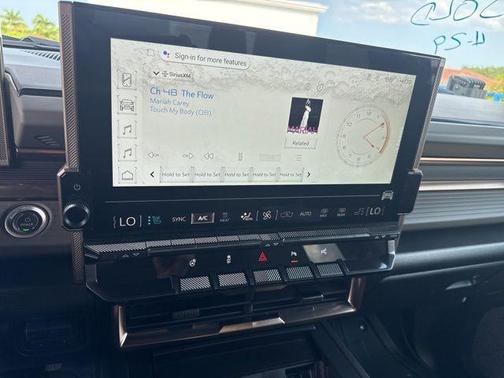 White 2025 GMC HUMMER EV Pickup 2X