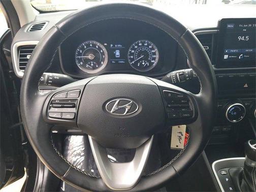 2022 Hyundai VENUE SEL
