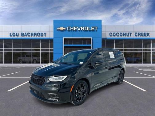 2023 Chrysler Pacifica Touring-L