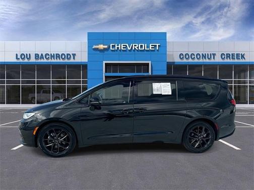 2023 Chrysler Pacifica Touring-L