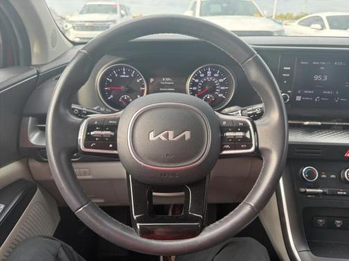 2024 Kia Carnival LX