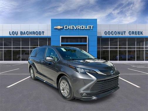 2025 Toyota Sienna XLE