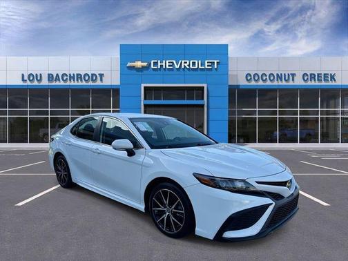 White 2022 Toyota Camry SE