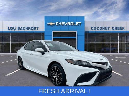 Ice 2023 Toyota Camry SE