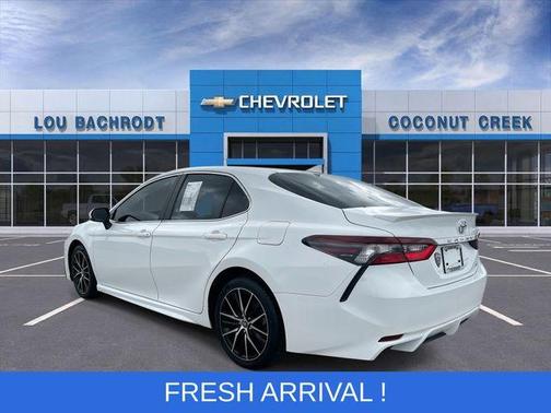 Ice 2023 Toyota Camry SE