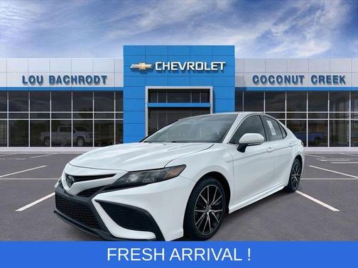 Ice 2023 Toyota Camry SE