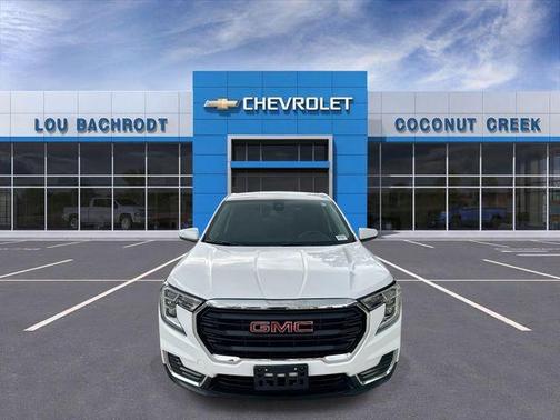 Summit White 2024 GMC Terrain SLE