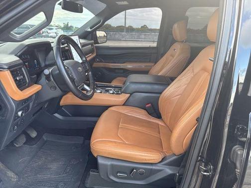 Black Metallic 2022 Ford Expedition Platinum