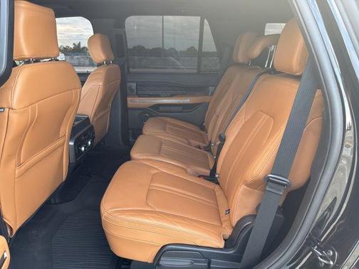 Black Metallic 2022 Ford Expedition Platinum