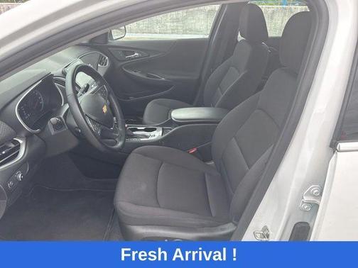 Summit White 2023 Chevrolet Malibu RS