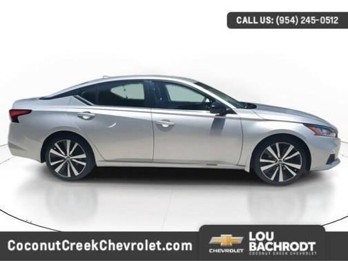 2022 Nissan Altima 2.5 SR