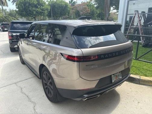 2023 Land Rover Range Rover Sport SE