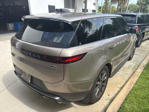 2023 Land Rover Range Rover Sport SE