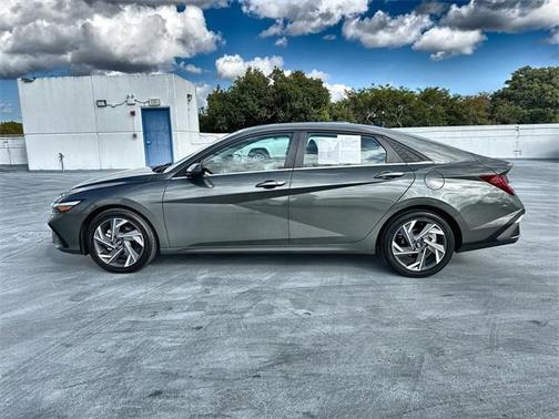 2025 Hyundai ELANTRA SEL Convenience