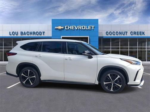 2022 Toyota Highlander XSE