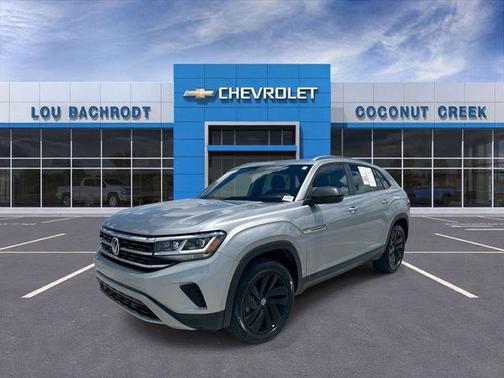Pyrite Silver Metallic 2022 Volkswagen Atlas Cross Sport 2.0T SE w/Technology