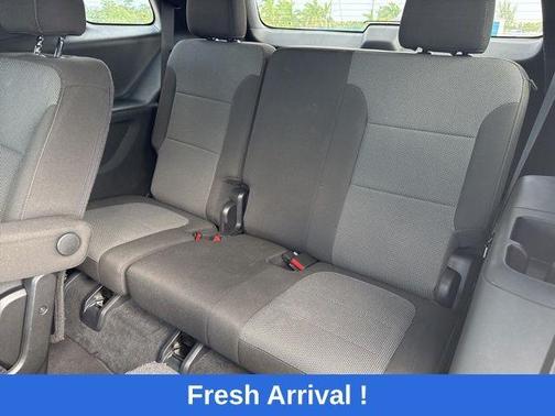 Summit White 2023 Chevrolet Traverse LT Cloth